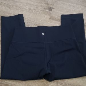 Navy Lululemon Wunder Under Leggings